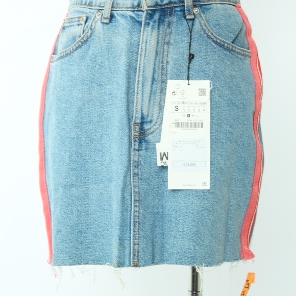 Zara (Trafaluc) blue denim skirt with red & white stripes on side - Picture 2 of 8